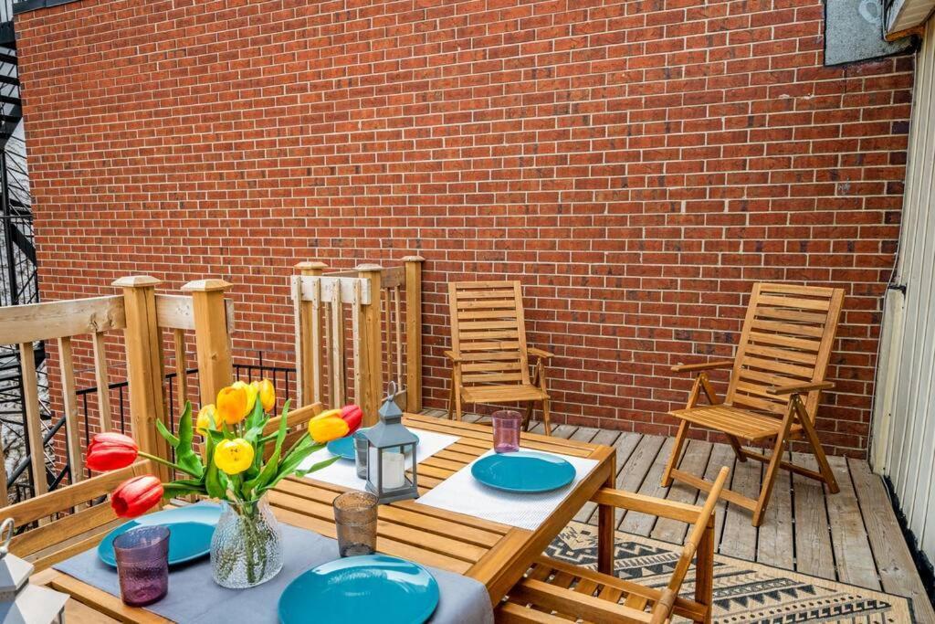 Townhouse Old Montreal Vibe Patio 8 Guests+Parking Apartment Exterior photo